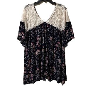 Women’s UMGEE Short Sleeve, V-Neck, V-Back Blouse, Floral Print, Size Small